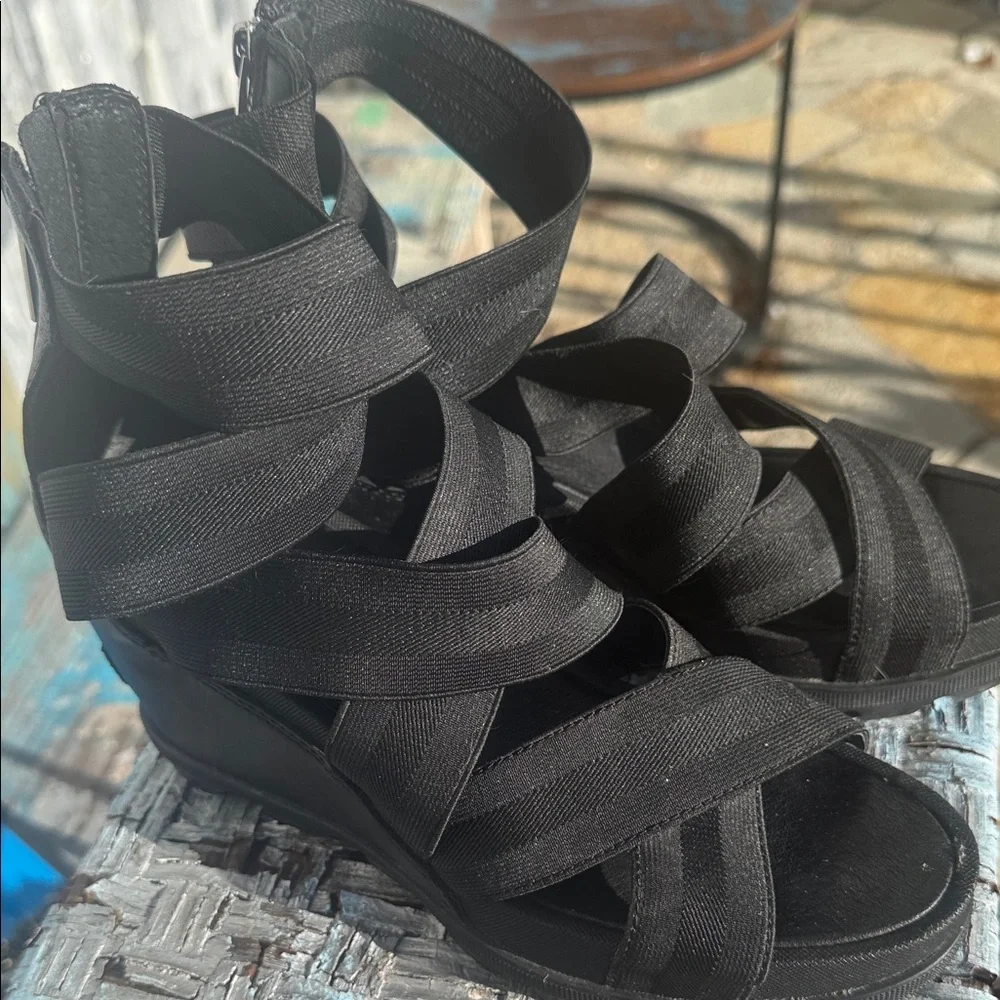 Sorel Black Strappy Wedge Sandals 8 Free Shipping! - Picture 1 of 10